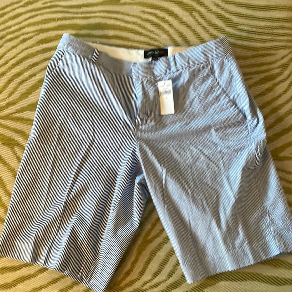Banana Republic Factory blue and white seersucker bermuda shorts; NWT; size 4